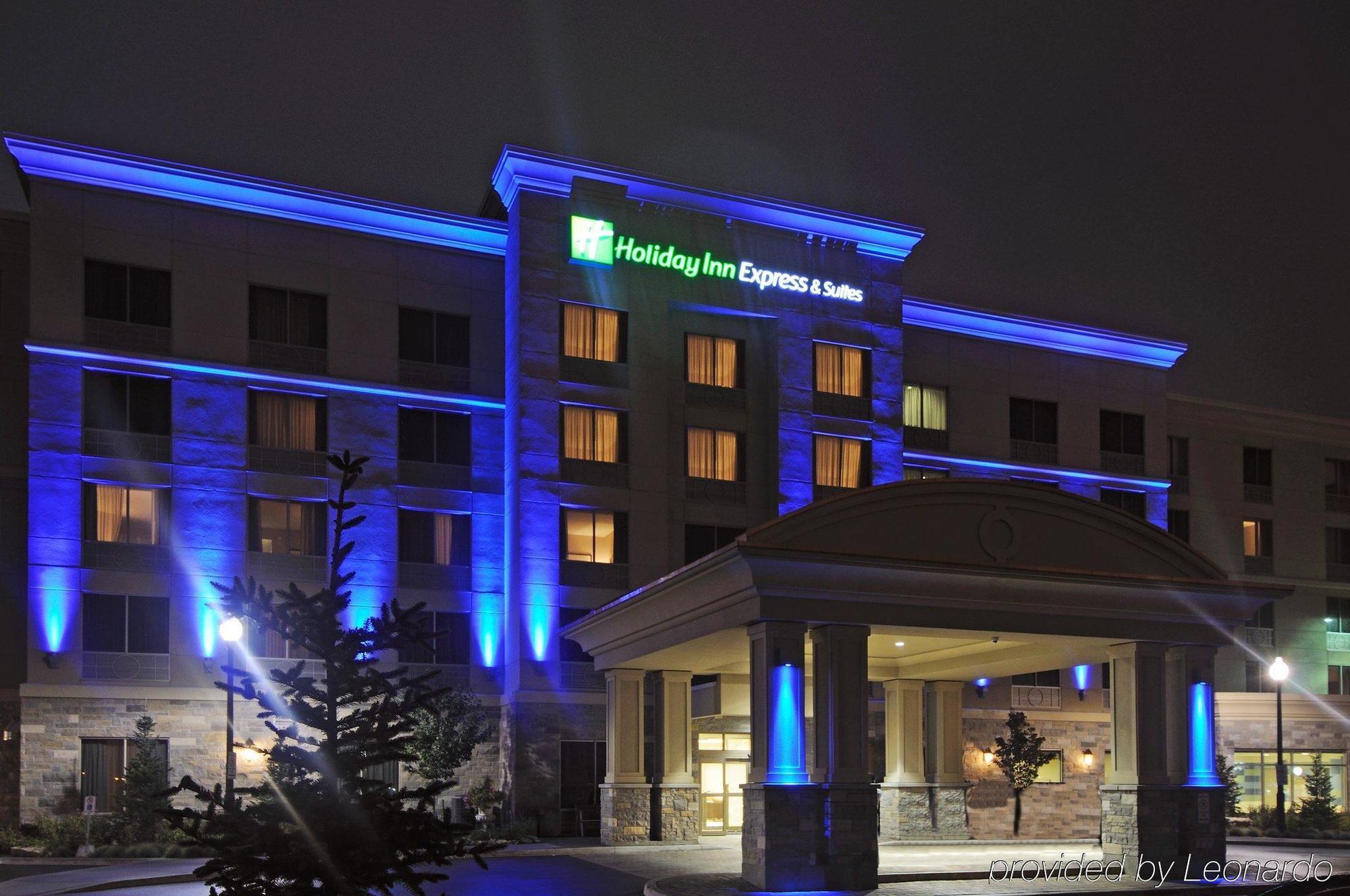 Holiday Inn Express & Suites Vaughan-Southwest, An Ihg Hotel Exterior photo